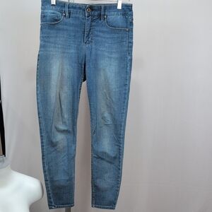 🔖 White House Black Market Light Blue Ankle Jeans